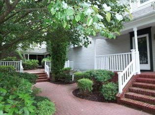 227 Mayfield Dr, Trumbull, CT 06611