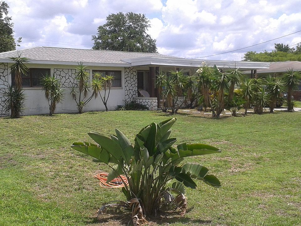 1st image of 1113 NE Pine Island Ln