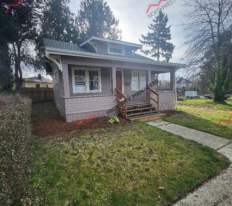 1st image of 629 NW Hawthorne Pl