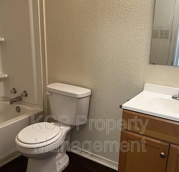 1620 S South St #1 — Photo 10