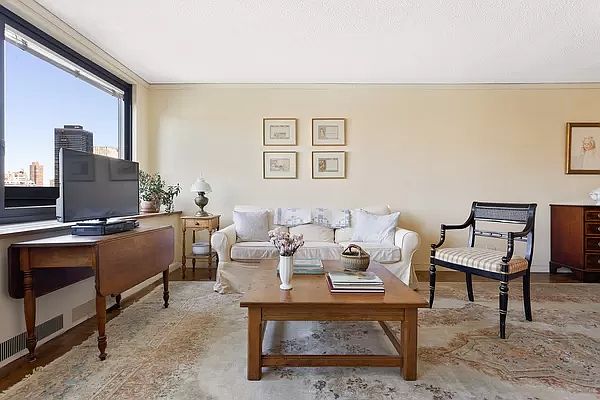 1st image of 531 Main St APT 1720
