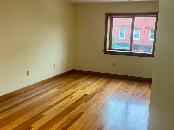 274 Pleasant St, Northampton, MA 01060