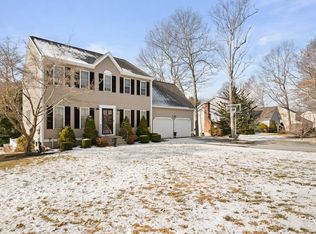 35 Yorkshire Dr, Waterford, CT 06385