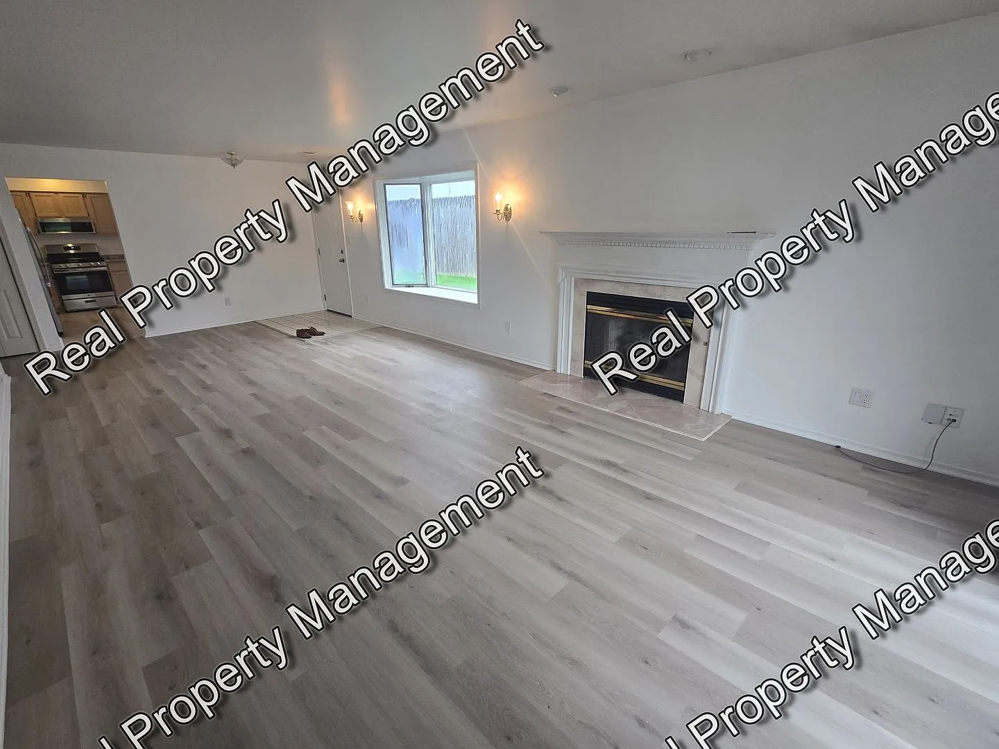 Updated 2 Bedroom Townhome — Photo 2