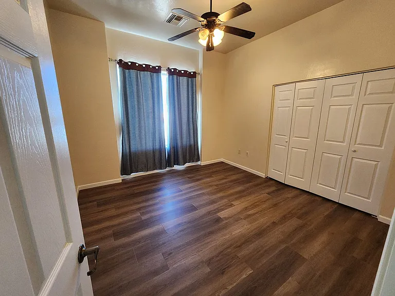 1050 W Rochin Rd — Photo 10