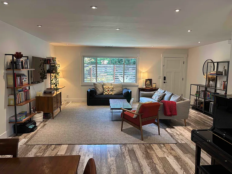 193 Alderwood Rd — Photo 3
