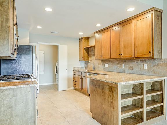 5th image of 10517 Ravenscroft Dr
