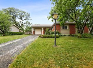 505 Milton Ln, Hoffman Estates, IL 60169