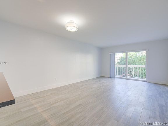 5th image of 7830 Camino Real #K-210