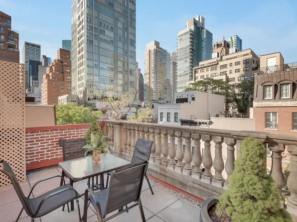 330 East 51st Street image 2 of 25