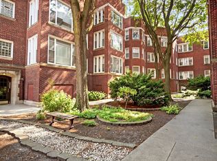 6567 N Lakewood Ave, Chicago, IL 60626