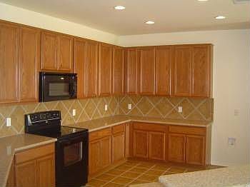 3rd image of 605 Willow Walk Dr