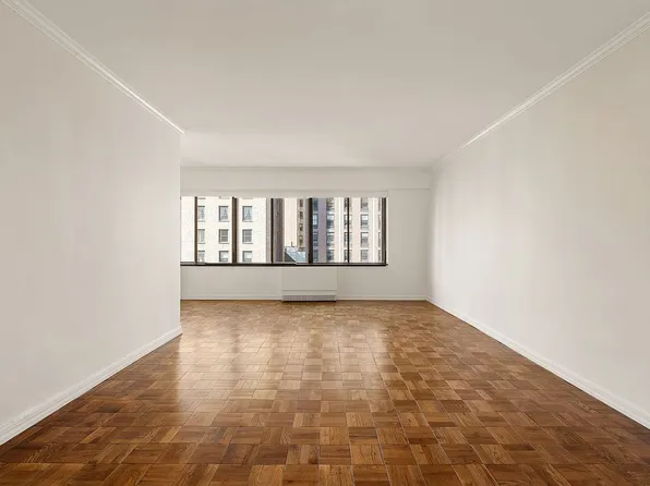 900 Park Ave APT 8D, New York, NY 10075