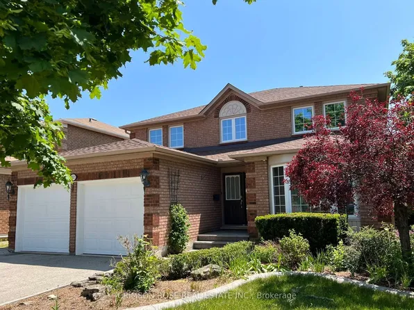 2037 Schoolmaster Cir, Oakville, ON L6M 3A1