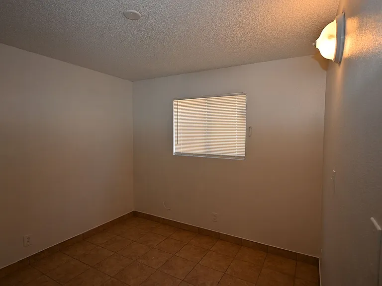 2301 Stewart Ave #A — Photo 17