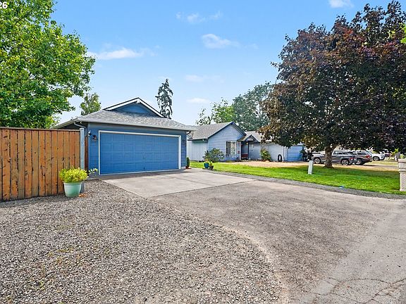2nd image of 1002 37th Ave SW