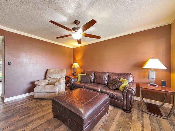 5th image of 2151 E Catalina Ave