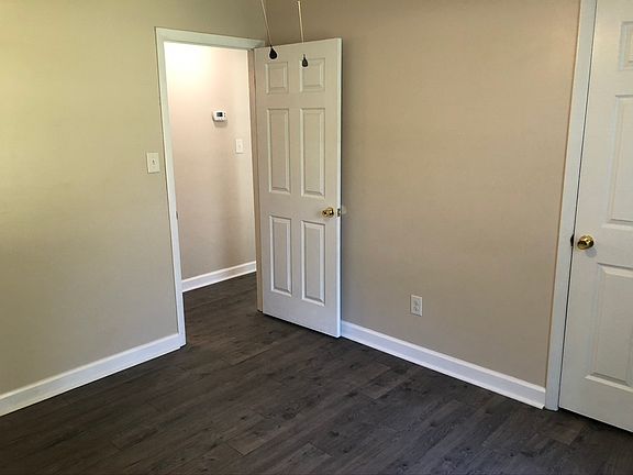 4th image of 6409 Barwick Dr