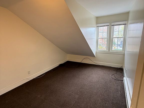 5th image of 13 Brayton Ct Floor 1