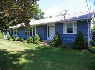 1400 Amostown Rd, West Springfield, MA 01089