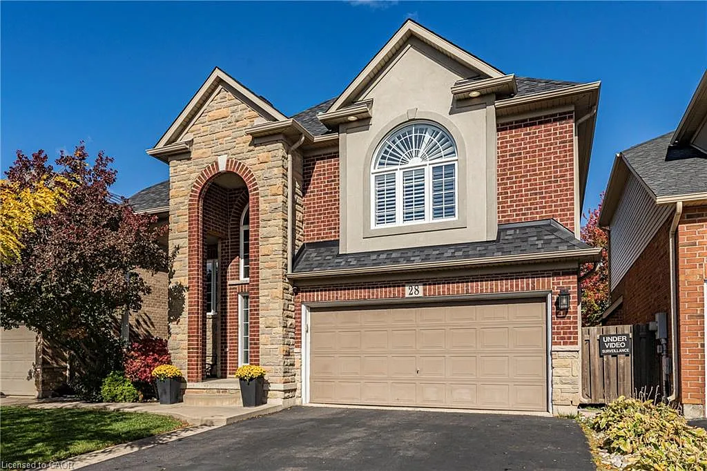 28 Springbreeze Hts photo 1