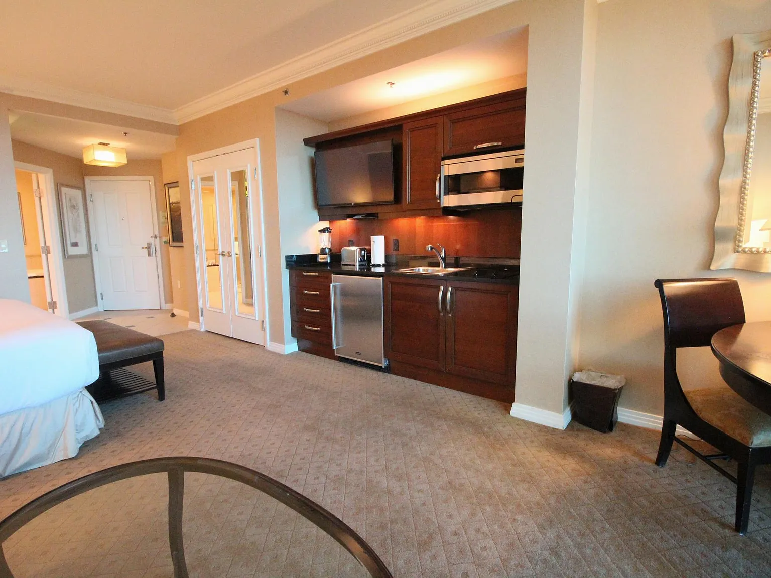 125 E Harmon Avenue — Photo 4