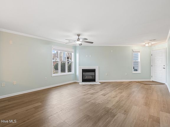 4th image of 4122 Breezewood Drive #102
