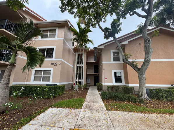 8781 Wiles Rd, Pompano Beach, FL