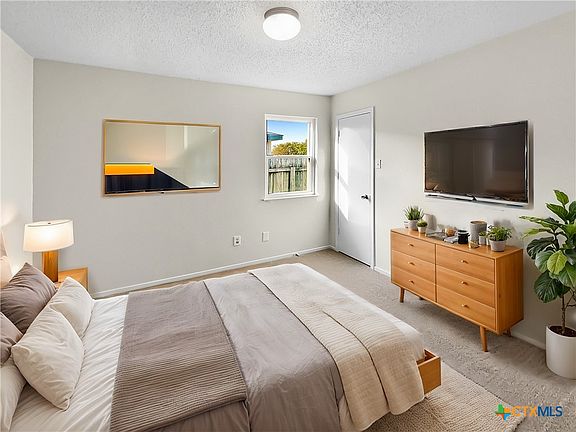 4th image of 2911 Cinco Dr