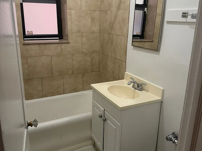 4236 N Broadway St #103 — Photo 14