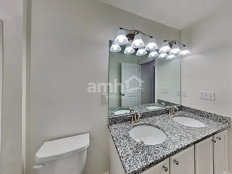 911 Walden Pond Dr — Photo 21
