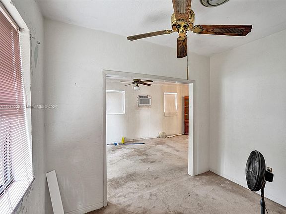 4th image of 440 NW 30th Ter