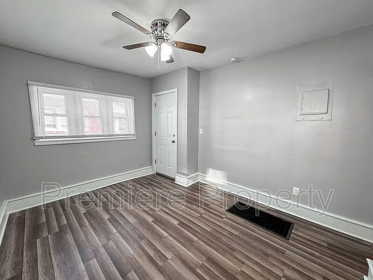 514 W Walnut St #A — Photo 4
