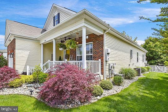 3rd image of 24846 Magnolia Cir