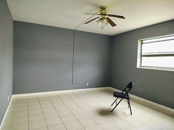 4th image of 1211 NE 14th Ave APT 6