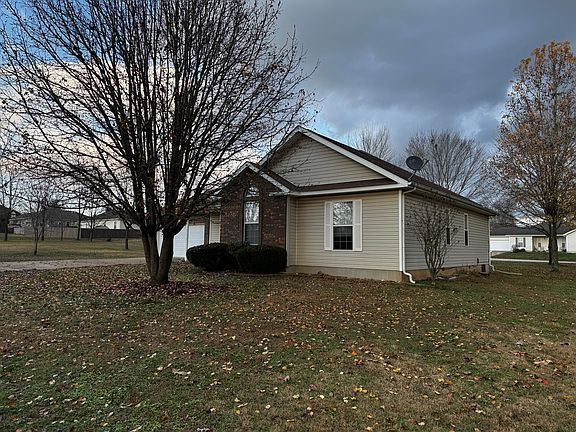 2nd image of 1916 Meadowbrook Drive