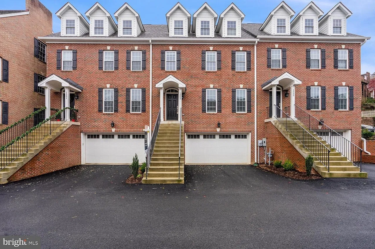 3 bed, 3.5 bath, 2265 sqft, $3,500 — Photo 1