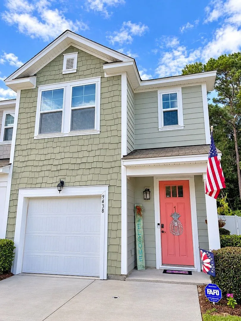 3 bed, 2.5 bath, 1464 sqft, $2,200 — Photo 1