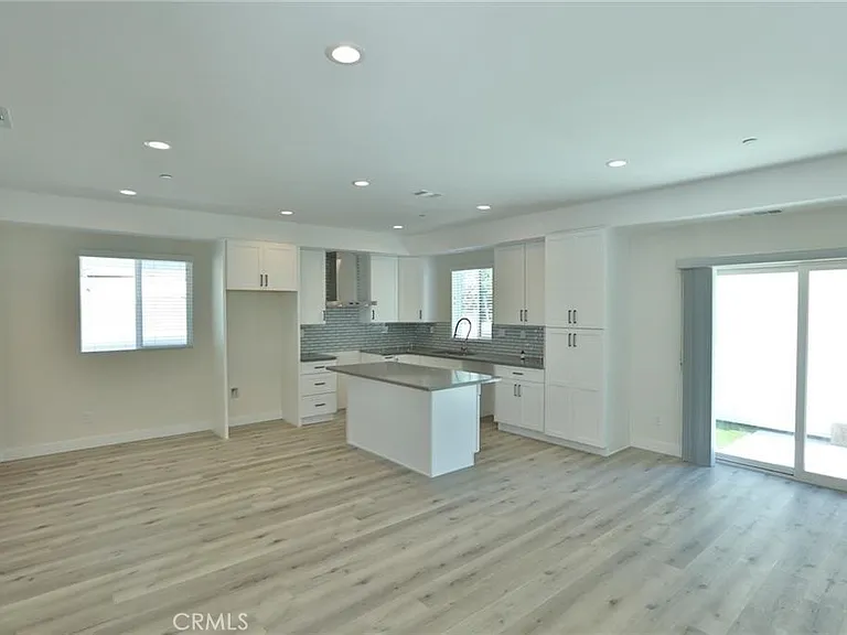 7524 Purdy Ave — Photo 3