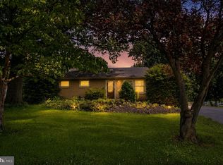 1417 Old Airport Rd, Douglassville, PA 19518