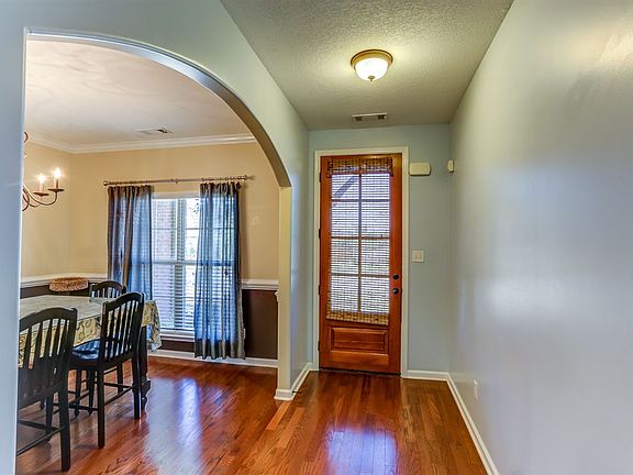 3rd image of 30 Meadow Dr