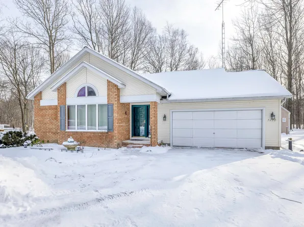 7178 Townsend Rd, Applegate, MI 48401