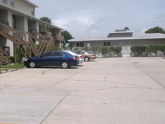 4th image of 4867 W McElroy Ave #G106