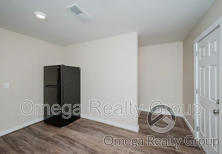 12 E Clay St — Photo 16