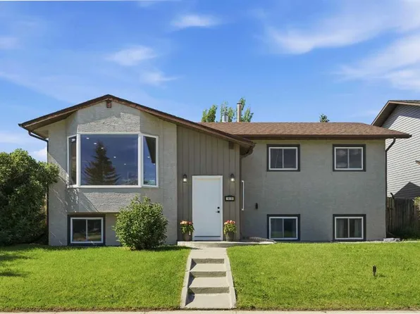 1018 S 10th Ave SE, High River, AB T1V 1L3