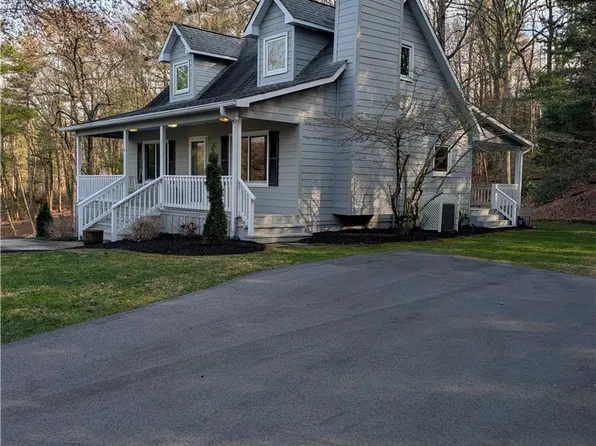 57 Village Road, Roaring Gap, NC 28668