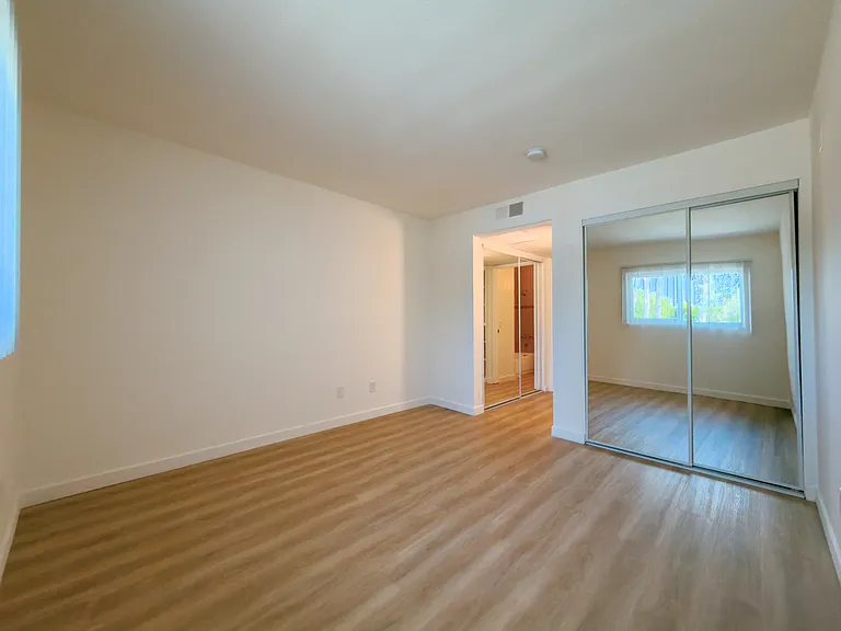 Laurel Canyon Place — Photo 10