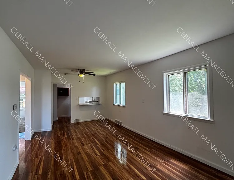 2310 Thom St — Photo 6
