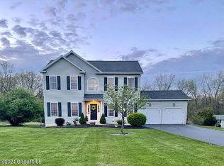 52 Stratton Ln, Stillwater, NY 12170