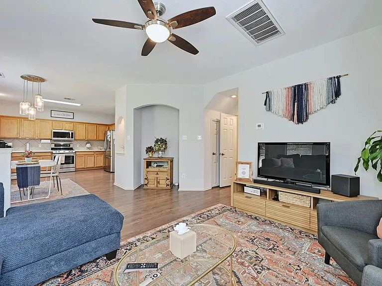2213 Hazen Ln — Photo 13